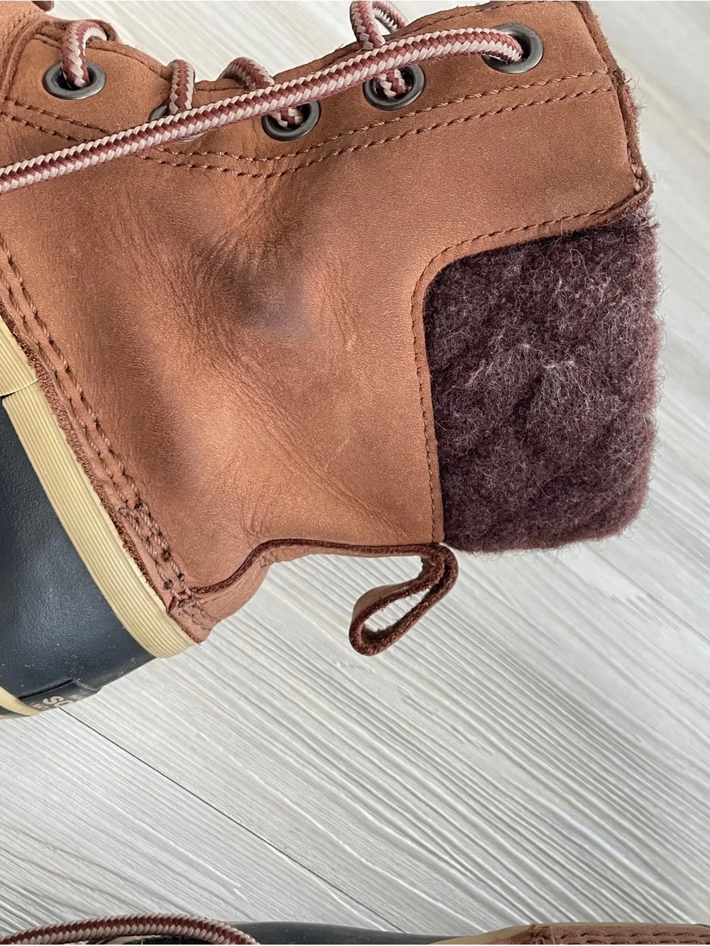 Waterproof Sorel Brown and Black Winter Boots - Cozy Lace-Up Snow Shoes